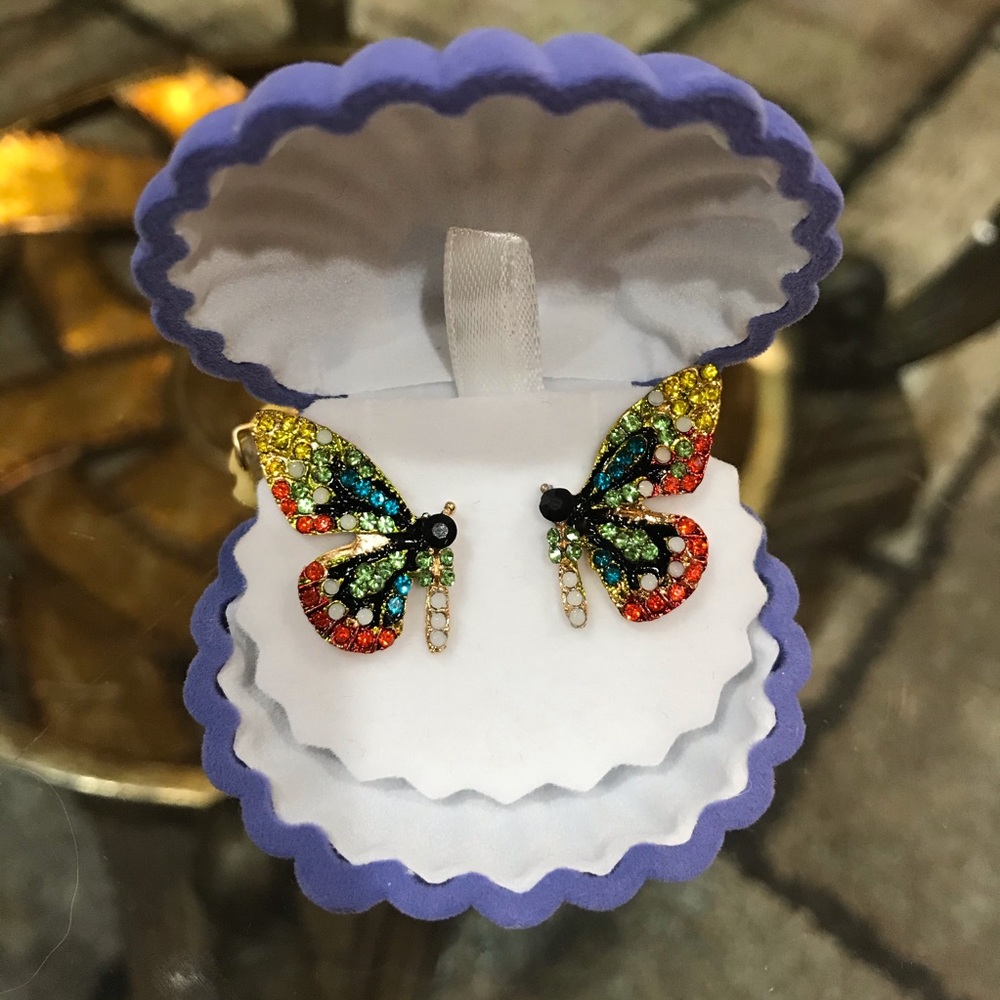 Earrings - Picture 2 of 4